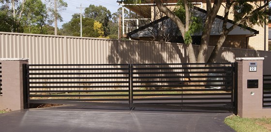 Professional Freddy Pty Ltd: Why we should hire a fencing contractor?